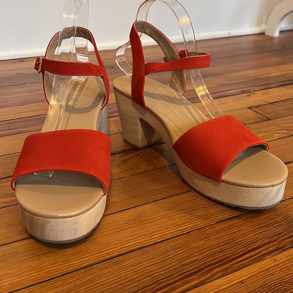 LOFT Clogs - Picture 3 of 10